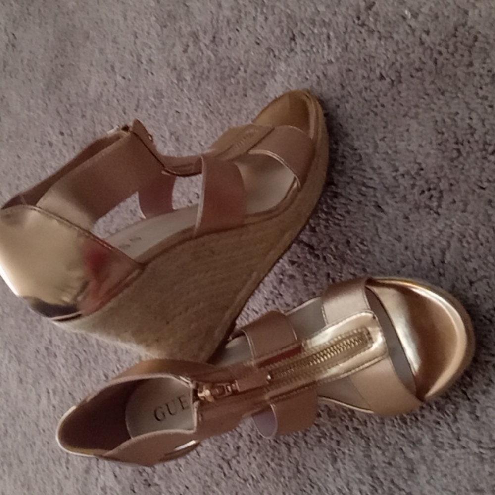 Guess shoes for woman